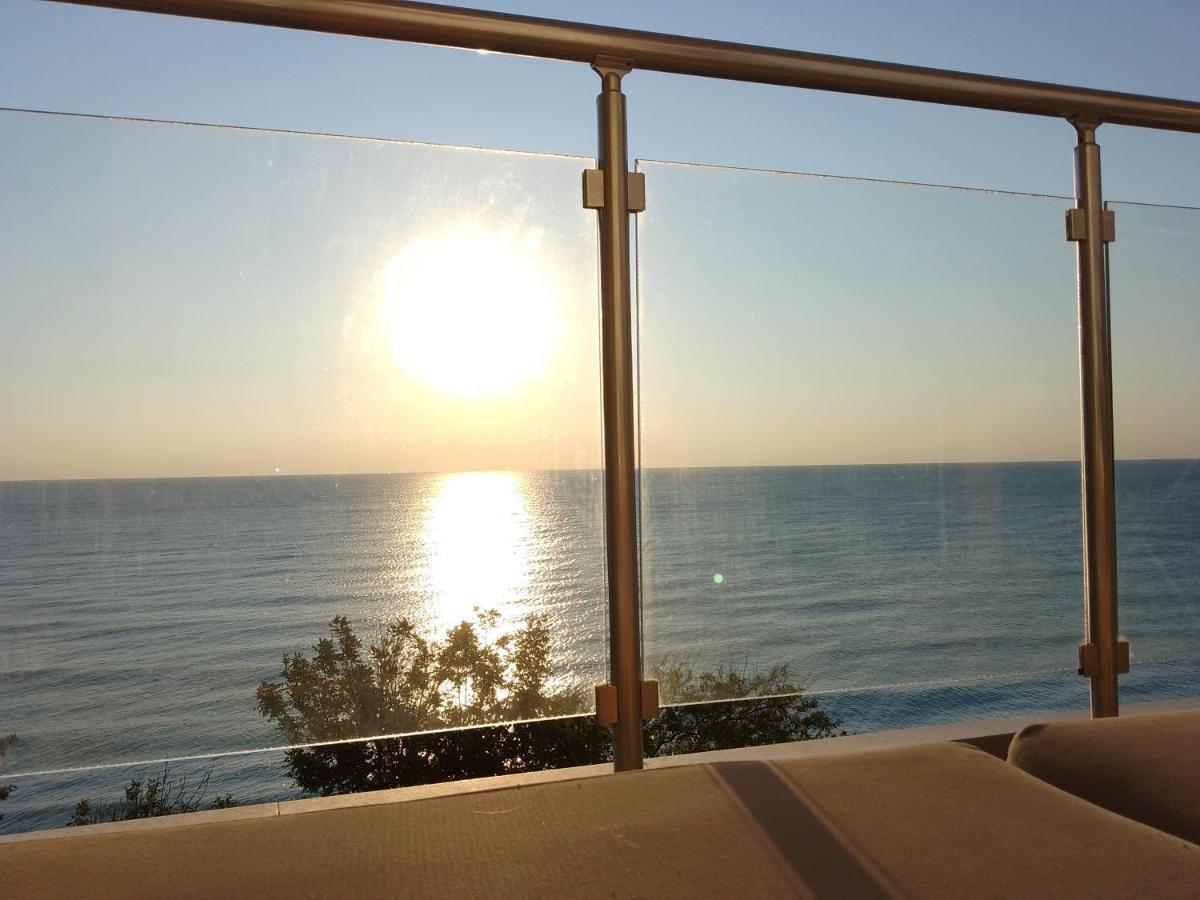 Silver Beach B16 Бяла Екстер'єр фото